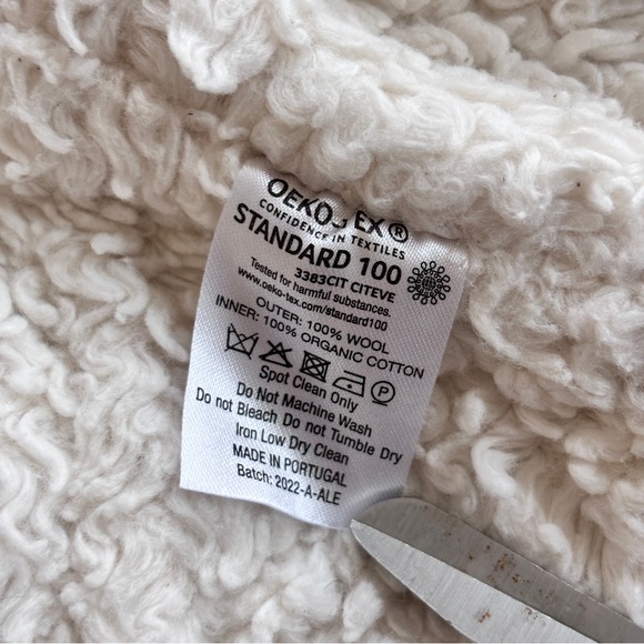 The Simple Folk Kids Undyed Wood Toggle Wool Vest 12-18 Months - Picture 7 of 8